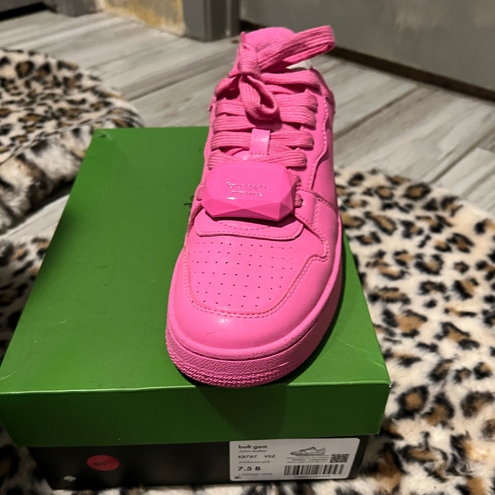 Bubble gum pink Kate spade shoes 
Size 7.5